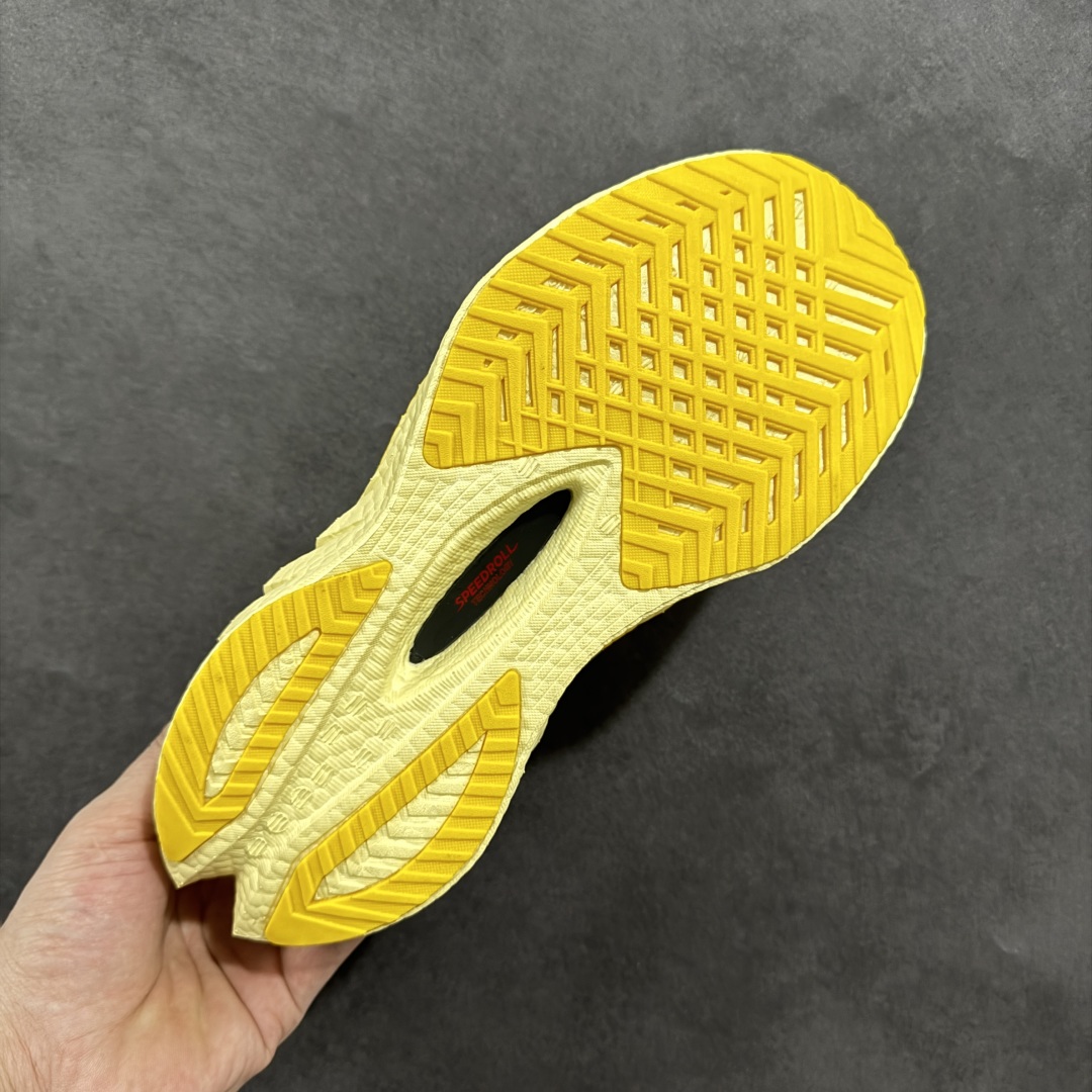 图片[9]-【公司级】SAUCONY索康尼 ENDORPHIN PRO系列啡鹏4男女低帮缓震跑步鞋 索康尼推出的EndorphinPro4跑鞋是一款外观激进但脚感舒适的跑鞋，采用了全新的中底设计和鞋面工程，保留了软弹脚感和稳定支撑，适合进阶跑者和喜欢软弹脚感的跑者选择。 尺码：36 36.5 37.5 38 38.5 39 40 40.5 41 42 42.5 43 44 45-选品中心