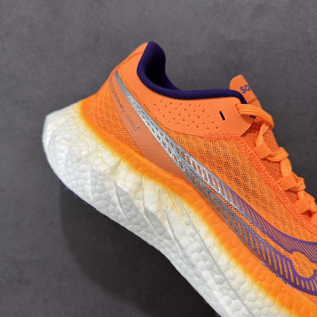 图片[6]-【公司级】SAUCONY索康尼 ENDORPHIN PRO系列啡鹏4男女低帮缓震跑步鞋 索康尼推出的EndorphinPro4跑鞋是一款外观激进但脚感舒适的跑鞋，采用了全新的中底设计和鞋面工程，保留了软弹脚感和稳定支撑，适合进阶跑者和喜欢软弹脚感的跑者选择。 尺码：36 36.5 37.5 38 38.5 39 40 40.5 41 42 42.5 43 44 45-选品中心