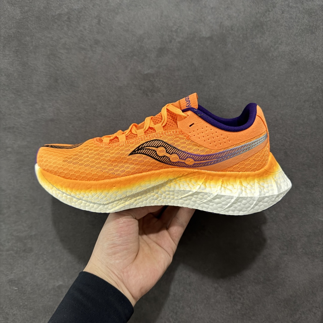 图片[2]-【公司级】SAUCONY索康尼 ENDORPHIN PRO系列啡鹏4男女低帮缓震跑步鞋 索康尼推出的EndorphinPro4跑鞋是一款外观激进但脚感舒适的跑鞋，采用了全新的中底设计和鞋面工程，保留了软弹脚感和稳定支撑，适合进阶跑者和喜欢软弹脚感的跑者选择。 尺码：36 36.5 37.5 38 38.5 39 40 40.5 41 42 42.5 43 44 45-选品中心