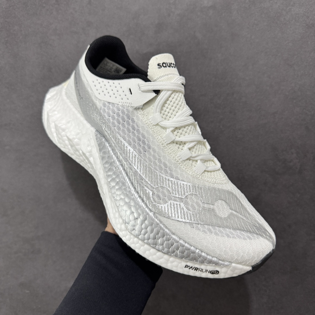 图片[3]-【公司级】SAUCONY索康尼 ENDORPHIN PRO系列啡鹏4男女低帮缓震跑步鞋 索康尼推出的EndorphinPro4跑鞋是一款外观激进但脚感舒适的跑鞋，采用了全新的中底设计和鞋面工程，保留了软弹脚感和稳定支撑，适合进阶跑者和喜欢软弹脚感的跑者选择。 尺码：36 36.5 37.5 38 38.5 39 40 40.5 41 42 42.5 43 44 45-选品中心