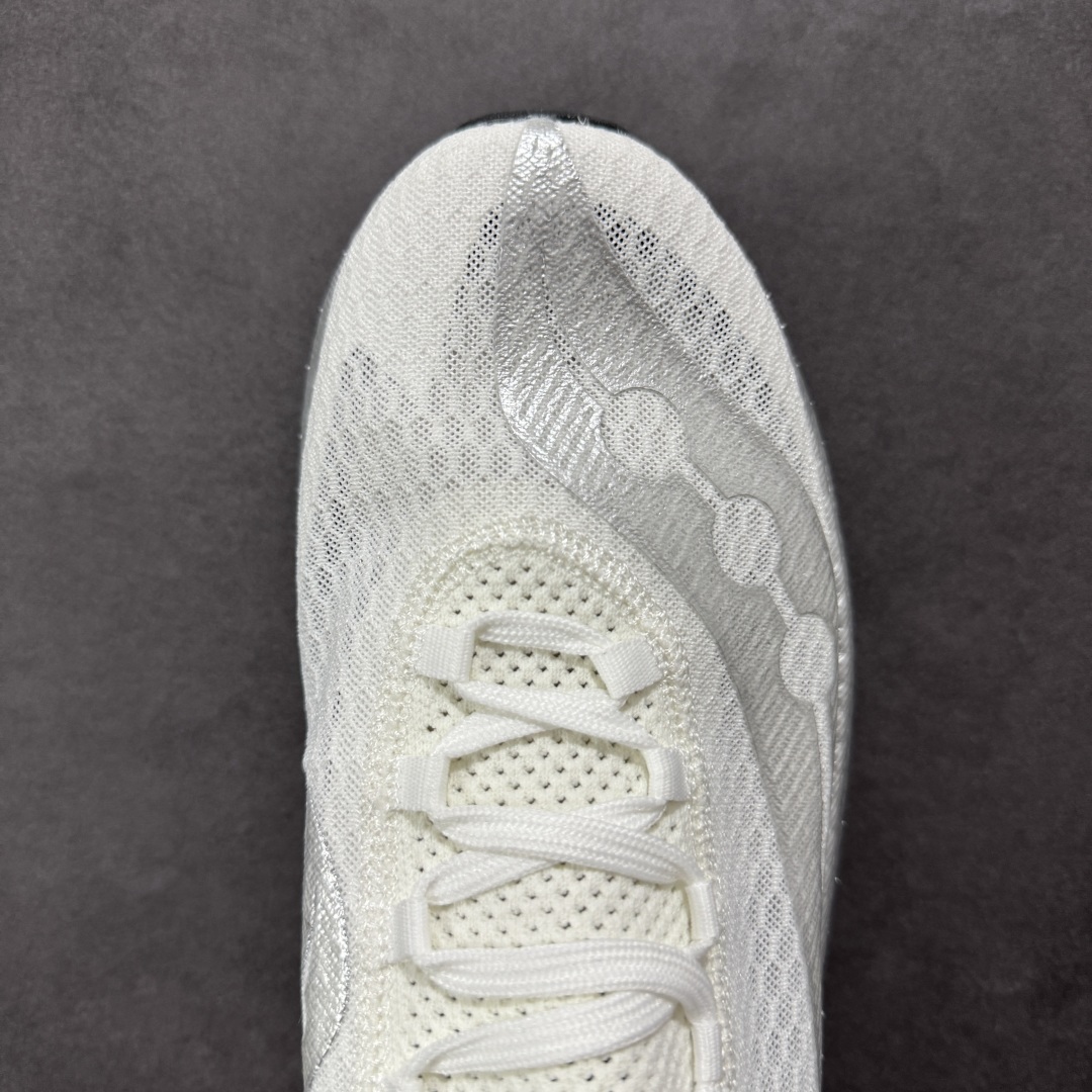 图片[8]-【公司级】SAUCONY索康尼 ENDORPHIN PRO系列啡鹏4男女低帮缓震跑步鞋 索康尼推出的EndorphinPro4跑鞋是一款外观激进但脚感舒适的跑鞋，采用了全新的中底设计和鞋面工程，保留了软弹脚感和稳定支撑，适合进阶跑者和喜欢软弹脚感的跑者选择。 尺码：36 36.5 37.5 38 38.5 39 40 40.5 41 42 42.5 43 44 45-选品中心