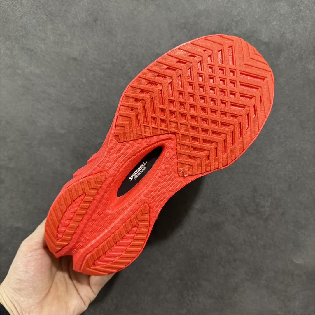 图片[9]-【公司级】SAUCONY索康尼 ENDORPHIN PRO系列啡鹏4男女低帮缓震跑步鞋 索康尼推出的EndorphinPro4跑鞋是一款外观激进但脚感舒适的跑鞋，采用了全新的中底设计和鞋面工程，保留了软弹脚感和稳定支撑，适合进阶跑者和喜欢软弹脚感的跑者选择。 尺码：36 36.5 37.5 38 38.5 39 40 40.5 41 42 42.5 43 44 45-选品中心