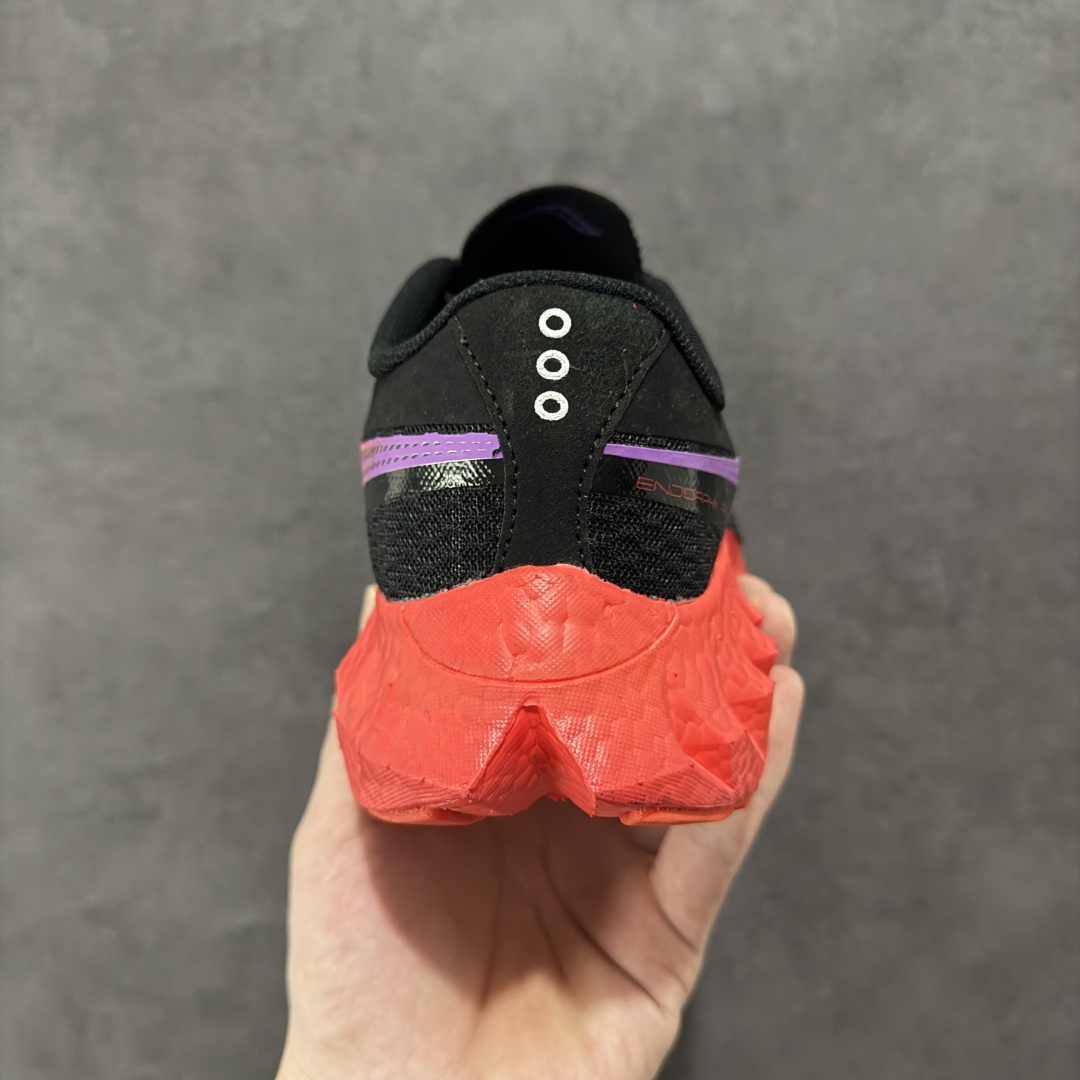 图片[4]-【公司级】SAUCONY索康尼 ENDORPHIN PRO系列啡鹏4男女低帮缓震跑步鞋 索康尼推出的EndorphinPro4跑鞋是一款外观激进但脚感舒适的跑鞋，采用了全新的中底设计和鞋面工程，保留了软弹脚感和稳定支撑，适合进阶跑者和喜欢软弹脚感的跑者选择。 尺码：36 36.5 37.5 38 38.5 39 40 40.5 41 42 42.5 43 44 45-选品中心