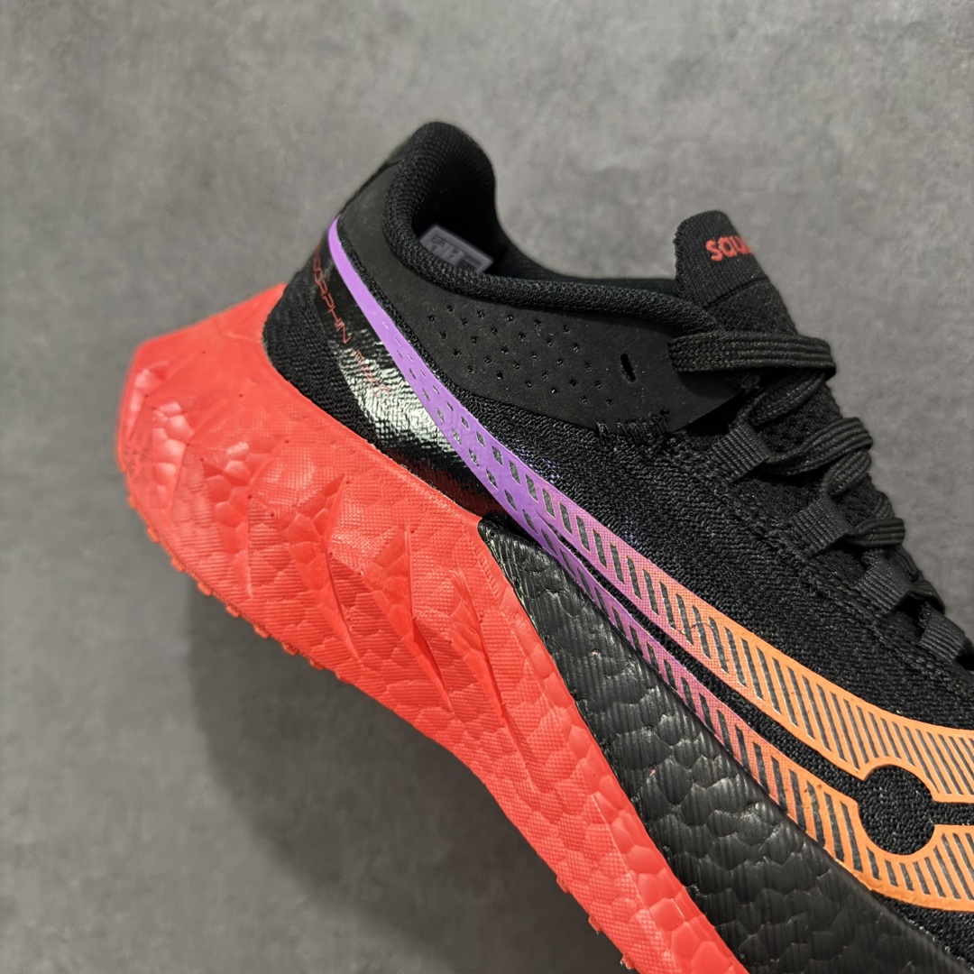 图片[6]-【公司级】SAUCONY索康尼 ENDORPHIN PRO系列啡鹏4男女低帮缓震跑步鞋 索康尼推出的EndorphinPro4跑鞋是一款外观激进但脚感舒适的跑鞋，采用了全新的中底设计和鞋面工程，保留了软弹脚感和稳定支撑，适合进阶跑者和喜欢软弹脚感的跑者选择。 尺码：36 36.5 37.5 38 38.5 39 40 40.5 41 42 42.5 43 44 45-选品中心