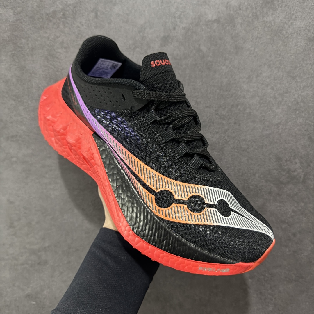 图片[3]-【公司级】SAUCONY索康尼 ENDORPHIN PRO系列啡鹏4男女低帮缓震跑步鞋 索康尼推出的EndorphinPro4跑鞋是一款外观激进但脚感舒适的跑鞋，采用了全新的中底设计和鞋面工程，保留了软弹脚感和稳定支撑，适合进阶跑者和喜欢软弹脚感的跑者选择。 尺码：36 36.5 37.5 38 38.5 39 40 40.5 41 42 42.5 43 44 45-选品中心