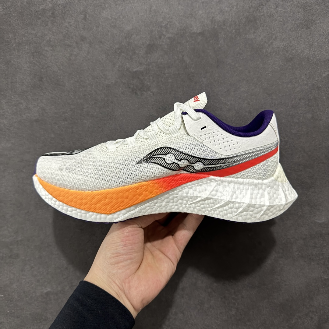 图片[2]-【公司级】SAUCONY索康尼 ENDORPHIN PRO系列啡鹏4男女低帮缓震跑步鞋 索康尼推出的EndorphinPro4跑鞋是一款外观激进但脚感舒适的跑鞋，采用了全新的中底设计和鞋面工程，保留了软弹脚感和稳定支撑，适合进阶跑者和喜欢软弹脚感的跑者选择。 尺码：36 36.5 37.5 38 38.5 39 40 40.5 41 42 42.5 43 44 45-选品中心