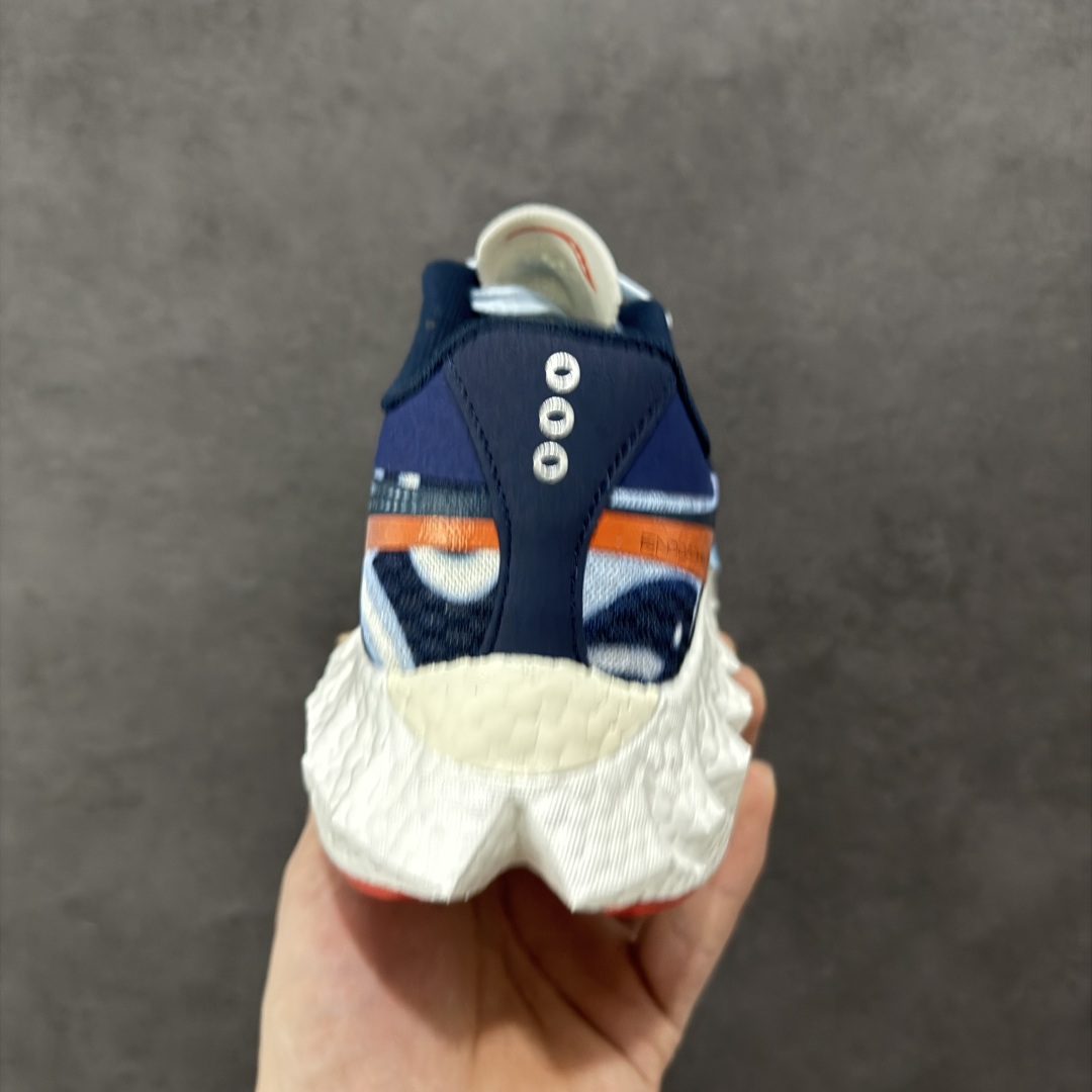 图片[4]-【公司级】SAUCONY索康尼 ENDORPHIN PRO系列啡鹏4男女低帮缓震跑步鞋 索康尼推出的EndorphinPro4跑鞋是一款外观激进但脚感舒适的跑鞋，采用了全新的中底设计和鞋面工程，保留了软弹脚感和稳定支撑，适合进阶跑者和喜欢软弹脚感的跑者选择。 尺码：36 36.5 37.5 38 38.5 39 40 40.5 41 42 42.5 43 44 45-选品中心