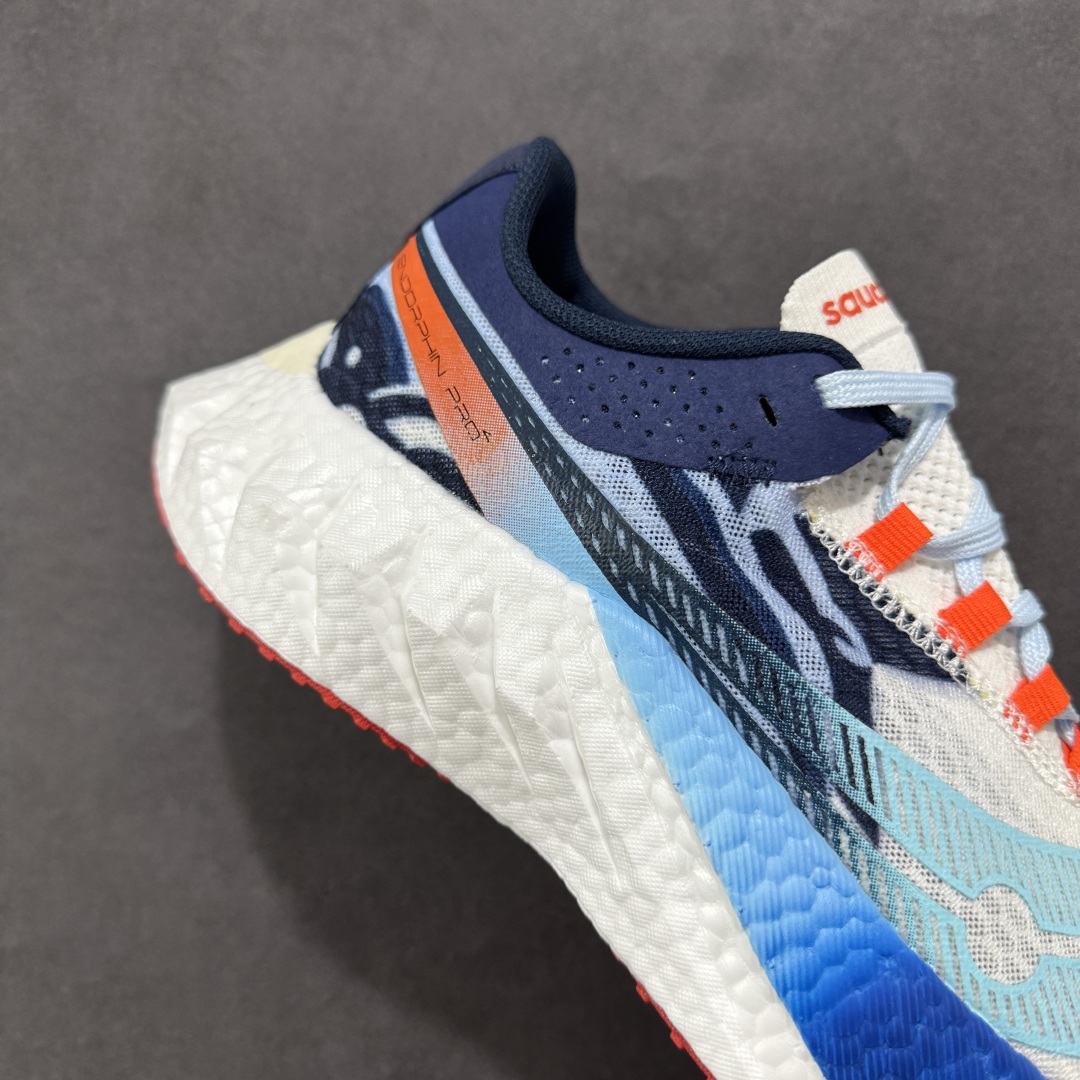 图片[6]-【公司级】SAUCONY索康尼 ENDORPHIN PRO系列啡鹏4男女低帮缓震跑步鞋 索康尼推出的EndorphinPro4跑鞋是一款外观激进但脚感舒适的跑鞋，采用了全新的中底设计和鞋面工程，保留了软弹脚感和稳定支撑，适合进阶跑者和喜欢软弹脚感的跑者选择。 尺码：36 36.5 37.5 38 38.5 39 40 40.5 41 42 42.5 43 44 45-选品中心