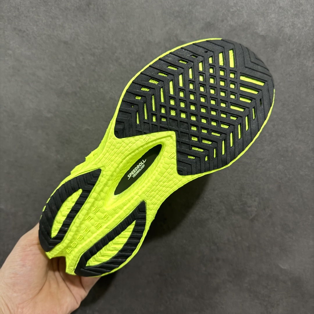 图片[9]-【公司级】SAUCONY索康尼 ENDORPHIN PRO系列啡鹏4男女低帮缓震跑步鞋 索康尼推出的EndorphinPro4跑鞋是一款外观激进但脚感舒适的跑鞋，采用了全新的中底设计和鞋面工程，保留了软弹脚感和稳定支撑，适合进阶跑者和喜欢软弹脚感的跑者选择。 尺码：36 36.5 37.5 38 38.5 39 40 40.5 41 42 42.5 43 44 45-选品中心