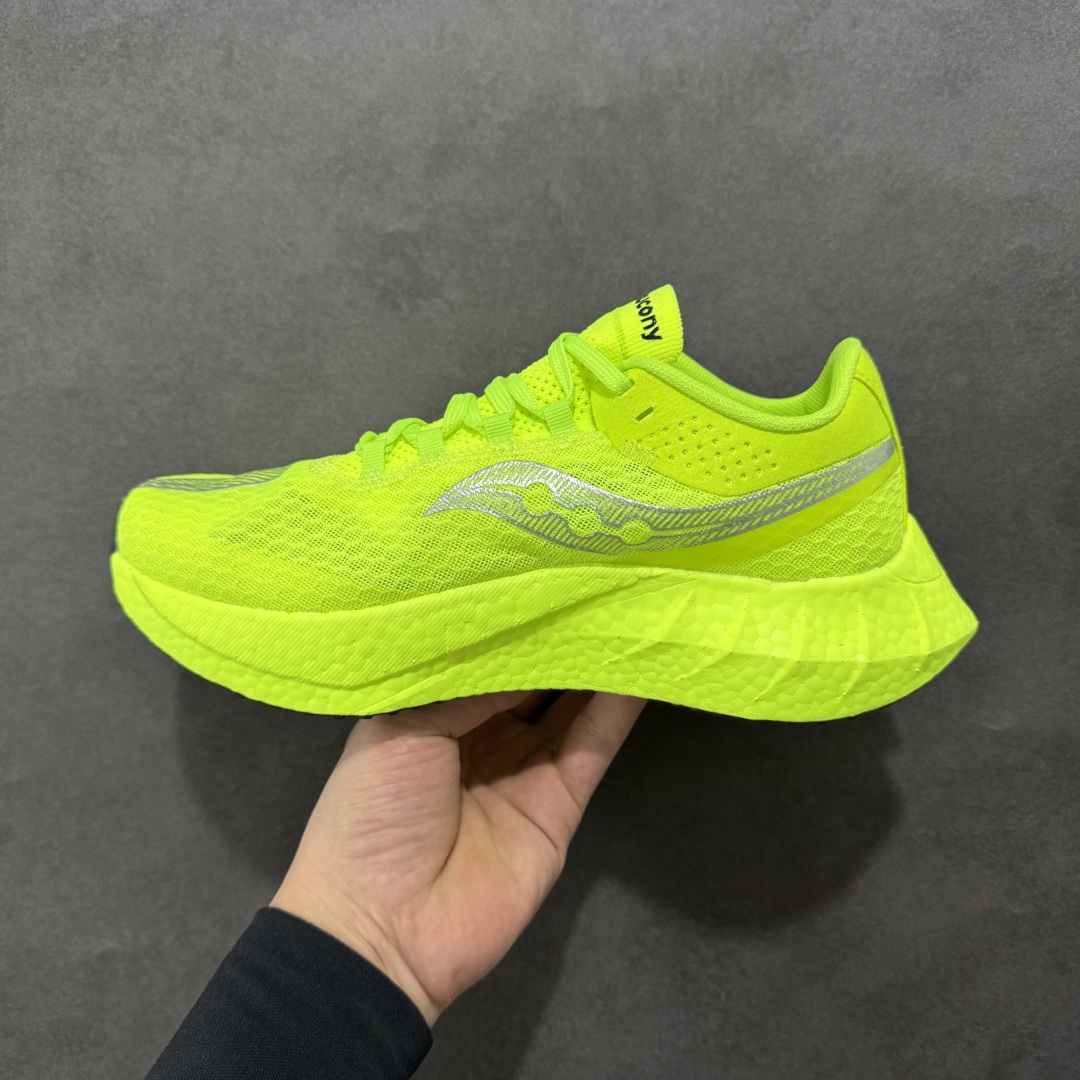 图片[2]-【公司级】SAUCONY索康尼 ENDORPHIN PRO系列啡鹏4男女低帮缓震跑步鞋 索康尼推出的EndorphinPro4跑鞋是一款外观激进但脚感舒适的跑鞋，采用了全新的中底设计和鞋面工程，保留了软弹脚感和稳定支撑，适合进阶跑者和喜欢软弹脚感的跑者选择。 尺码：36 36.5 37.5 38 38.5 39 40 40.5 41 42 42.5 43 44 45-选品中心