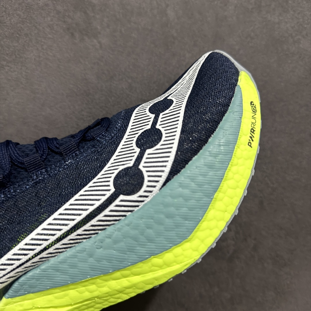 图片[5]-【公司级】SAUCONY索康尼 ENDORPHIN PRO系列啡鹏4男女低帮缓震跑步鞋 索康尼推出的EndorphinPro4跑鞋是一款外观激进但脚感舒适的跑鞋，采用了全新的中底设计和鞋面工程，保留了软弹脚感和稳定支撑，适合进阶跑者和喜欢软弹脚感的跑者选择。 尺码：36 36.5 37.5 38 38.5 39 40 40.5 41 42 42.5 43 44 45-选品中心