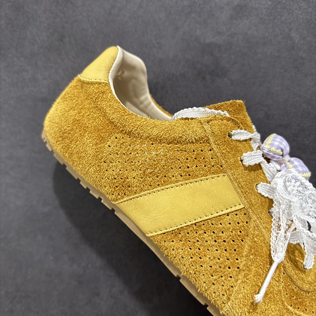 图片[6]-【公司级】GG-CC 雷丝蝴蝶结德训鞋反绒牛皮2.0系列阿甘复古风芭蕾舞鞋薄底百搭休闲运动鞋系列 #广东大厂品质 25ss春季新款 釆用今年最流行的#缎带蝴蝶结鞋扣装饰 全手工拉帮工艺成型 反绒牛皮拼接鞋面材质 鞋身原装高密度磨砂牛皮面料,极好柔软透气效果 双春日踏青舒适度和少女感 GGCC德训鞋界的白月光🌙 长时间走路和站立都不累脚 不管怎么搭配都好看 尺码：35 36 37 38 39 40-选品中心