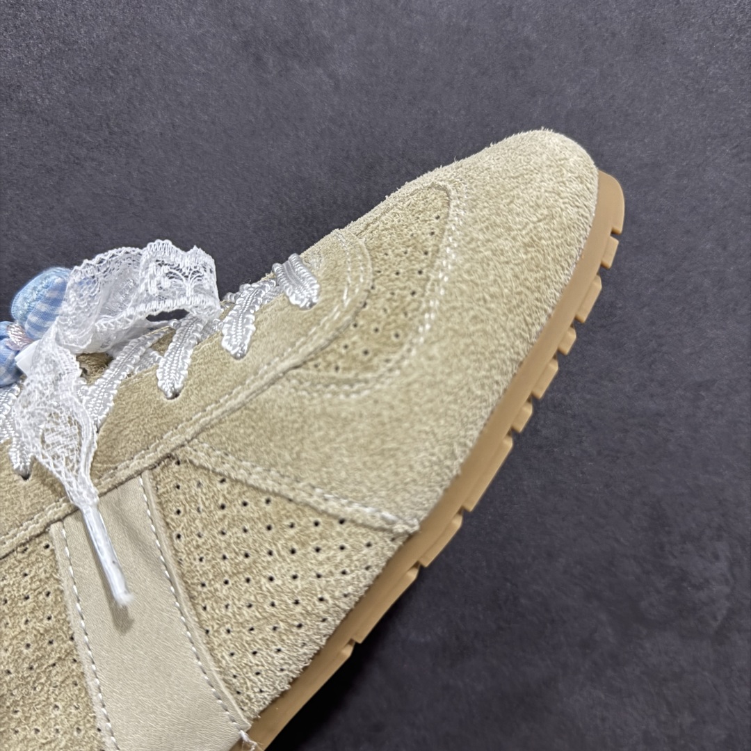 图片[5]-【公司级】GG-CC 雷丝蝴蝶结德训鞋反绒牛皮2.0系列阿甘复古风芭蕾舞鞋薄底百搭休闲运动鞋系列 #广东大厂品质 25ss春季新款 釆用今年最流行的#缎带蝴蝶结鞋扣装饰 全手工拉帮工艺成型 反绒牛皮拼接鞋面材质 鞋身原装高密度磨砂牛皮面料,极好柔软透气效果 双春日踏青舒适度和少女感 GGCC德训鞋界的白月光🌙 长时间走路和站立都不累脚 不管怎么搭配都好看 尺码：35 36 37 38 39 40-选品中心