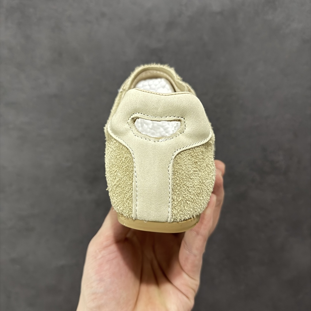 图片[4]-【公司级】GG-CC 雷丝蝴蝶结德训鞋反绒牛皮2.0系列阿甘复古风芭蕾舞鞋薄底百搭休闲运动鞋系列 #广东大厂品质 25ss春季新款 釆用今年最流行的#缎带蝴蝶结鞋扣装饰 全手工拉帮工艺成型 反绒牛皮拼接鞋面材质 鞋身原装高密度磨砂牛皮面料,极好柔软透气效果 双春日踏青舒适度和少女感 GGCC德训鞋界的白月光🌙 长时间走路和站立都不累脚 不管怎么搭配都好看 尺码：35 36 37 38 39 40-选品中心