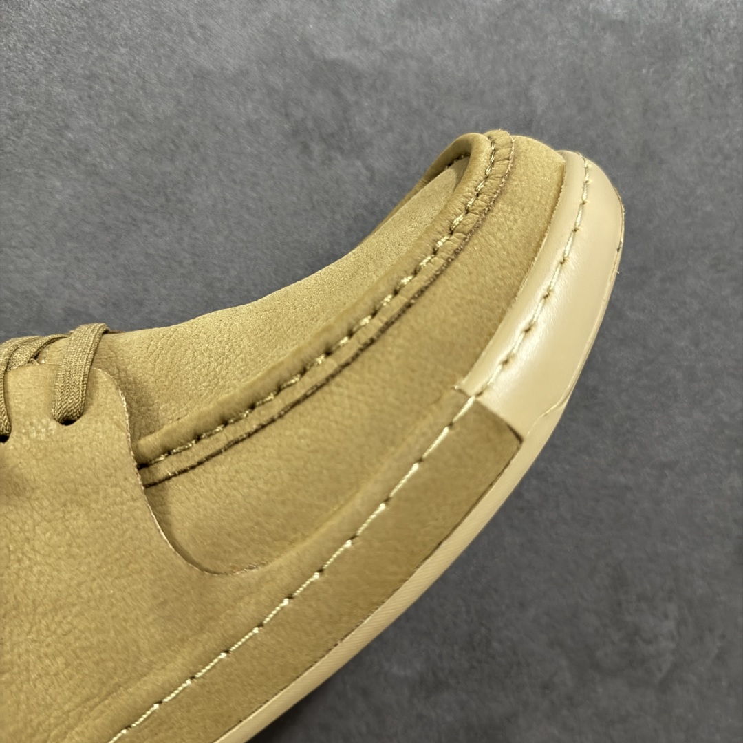 图片[5]-【公司级】ECCO爱步一脚蹬男鞋夏季25年新款百搭休闲袋鼠鞋 AT.KOLLEKTIVE系列 鞋面采用甄选牛皮面料，质感丰富 脚感柔软舒适 创新经典袋鼠鞋轮廓，为穿搭注入多彩魅力 风箱式鞋舌搭配沿条式挪威缝 简约免系带设计 简单随搭 穿脱便捷 PU包裹足弓与后跟，为双脚提供支撑性 带来轻盈柔韧的体验性 契合自然系穿搭，是经典不过时的时尚单品 尺码：38 39 40 41 42 43 44（皮鞋码）-选品中心