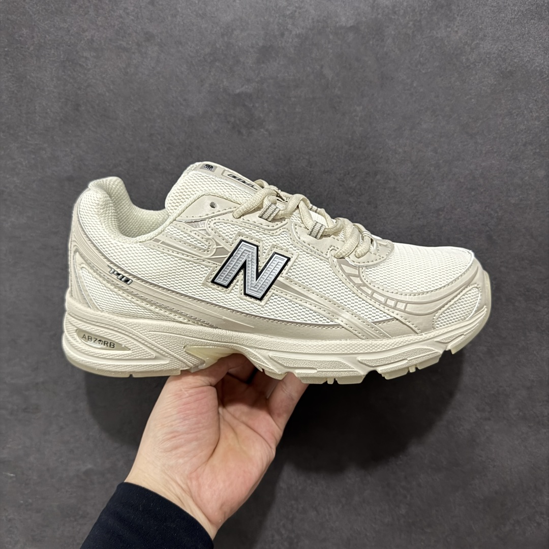 【TM跑量版】New Balance NB740系列复古老爹风休闲运动慢跑鞋 原盒 原吊牌 组合大底 1:1制作 此款鞋采用近几年比较流行的版型设计,外观时尚大气,鞋底采用耐磨的材质,穿上它,让您在平时生活和工作中都会感觉到舒适的体验。 货号:U740LN1 尺码:36 36.5 37.5 38 38.5 39 40 40.5 41 42 42.5 43 44 44.5 45-选品中心
