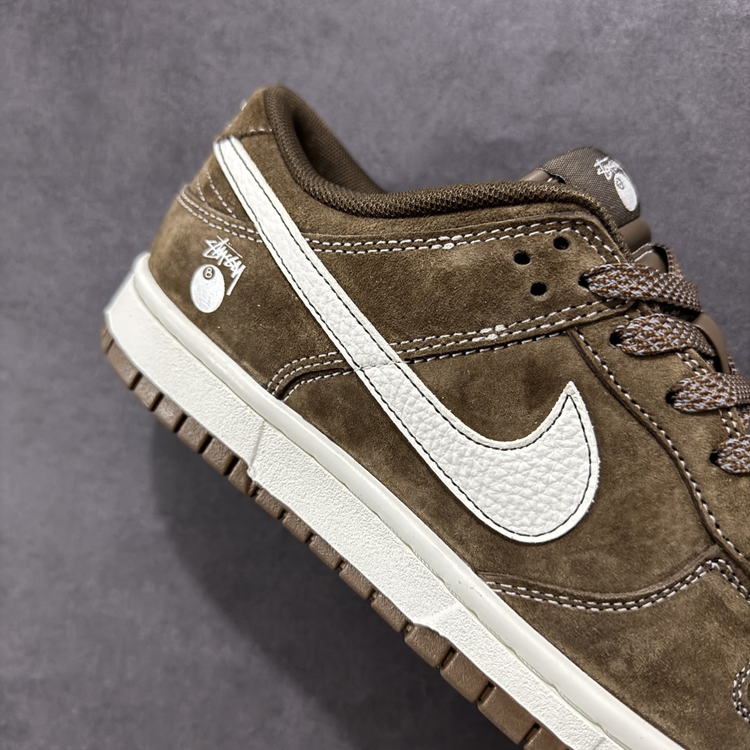 图片[6]-【定制版】Nike SB Dunk Low x Stussy 棕米小钩 纯原大厂出品 极力推荐 原装头层材料 独家版型蒸餾加工 帶來的是更好的视觉和脚感体验 大厂纯原品质出货 清洁度 电绣工艺 皮料切割干净无任何毛边 细节完美 货号：CY5979 103 尺码：36 36.5 37.5 38 38.5 39 40 40.5 41 42 42.5 43 44 44.5 45-选品中心