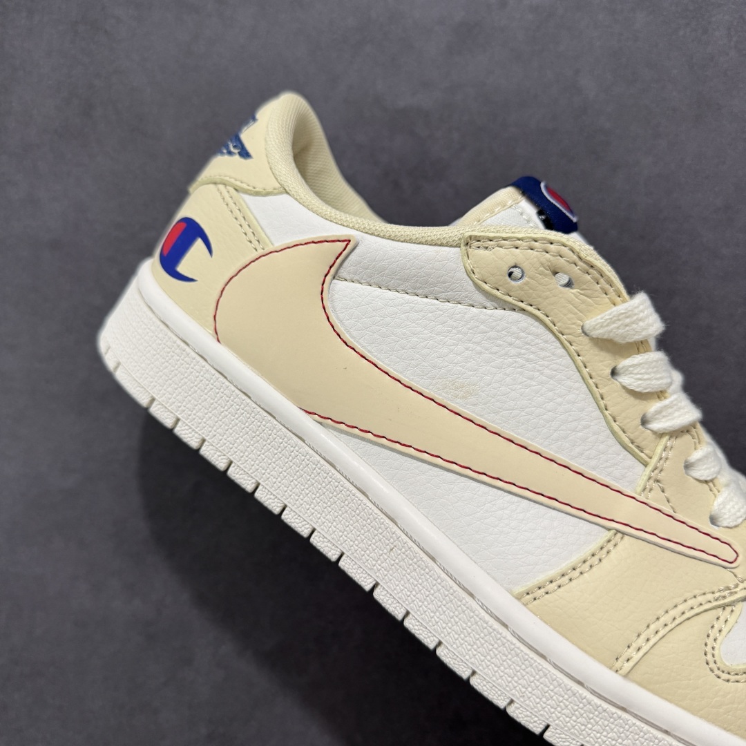 图片[6]-【定制版】Fragment x Travis Scott x 冠军 Air Jordan 1 Low 三方联名倒钩 性价比原盒出货 全新的三方联名低帮倒钩鞋面延续了黑脚趾设计，整双鞋以全荔枝皮打造，腰身搭配白色「倒勾」，再点缀上Travis Scott 标志性的Logo，后跟处以藤原浩最拿手的蓝色为主色调，完善极具Fragment Design的白蓝黑设计风格，左右脚分别以Travis Scott鬼脸和乔丹飞翼加以修饰，彰显出三方联名的奢华格调。 货号：QY1188-123 尺码：36 36.5 37.5 38 38.5 39 40 40.5 41 42 42.5 43 44 44.5 45-选品中心