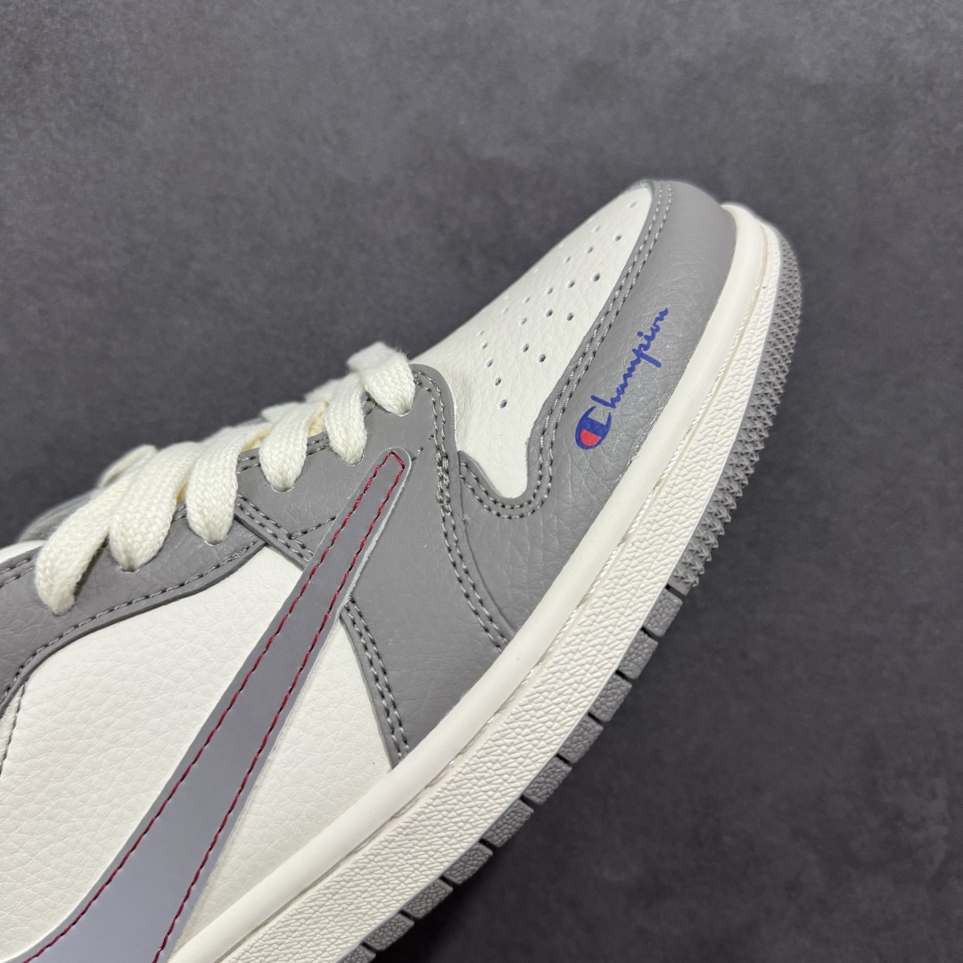 图片[5]-【定制版】Fragment x Travis Scott x 冠军 Air Jordan 1 Low 三方联名倒钩 性价比原盒出货 全新的三方联名低帮倒钩鞋面延续了黑脚趾设计，整双鞋以全荔枝皮打造，腰身搭配白色「倒勾」，再点缀上Travis Scott 标志性的Logo，后跟处以藤原浩最拿手的蓝色为主色调，完善极具Fragment Design的白蓝黑设计风格，左右脚分别以Travis Scott鬼脸和乔丹飞翼加以修饰，彰显出三方联名的奢华格调。 货号：QY1188-122 尺码：36 36.5 37.5 38 38.5 39 40 40.5 41 42 42.5 43 44 44.5 45-选品中心