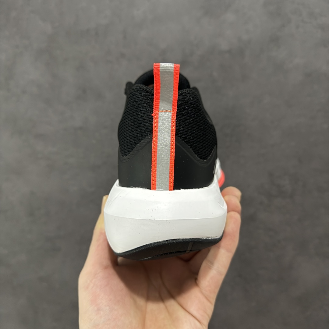 AD Supernova Rise 超新星增强系列低帮轻量透气休闲运动慢跑鞋 AQ0885