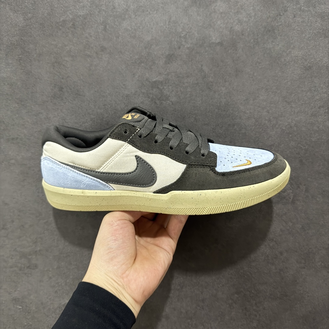 【纯原版】NK SB Force 58 空军58系列低帮休闲运动滑板板鞋 DV5477-102 市面最高版出货 区别市场通货便宜版本 质感细节 中底鞋垫都不一样 欢迎对比 鞋面由帆布和麂皮拼接 层次感丰富 搭配硫化外底 耐磨耐穿 鞋舌及中底后跟处饰有SB Logo 表明鞋款身份 采用包边设计 经久耐穿 硫化结构则有效提升灵活性 穿上这款全新推出的创意力作 助你耀动街头 尺码：36 36.5 37.5 38 38.5 39 40 40.5 41 42 42.5 43 44 45-选品中心