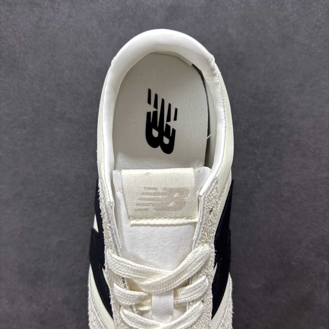 K版New Balance NB 471 系列 鞋款特别附赠两双带有品牌标识的限定配色鞋带 U471AM