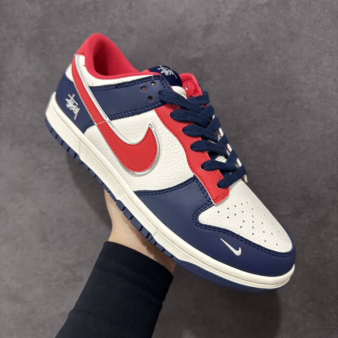 定制版NIKE SB Dunk Low x Stussy 白蓝红 XX9912-012
