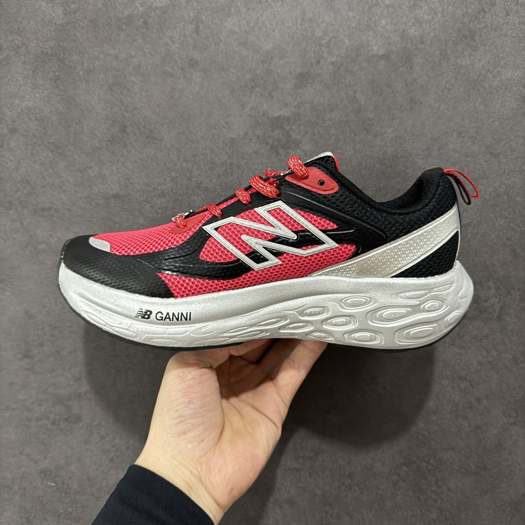 GANNI x New Balance NB Fresh Foam Trainer 联名舒适百搭防滑耐磨低帮跑步鞋 黑红白