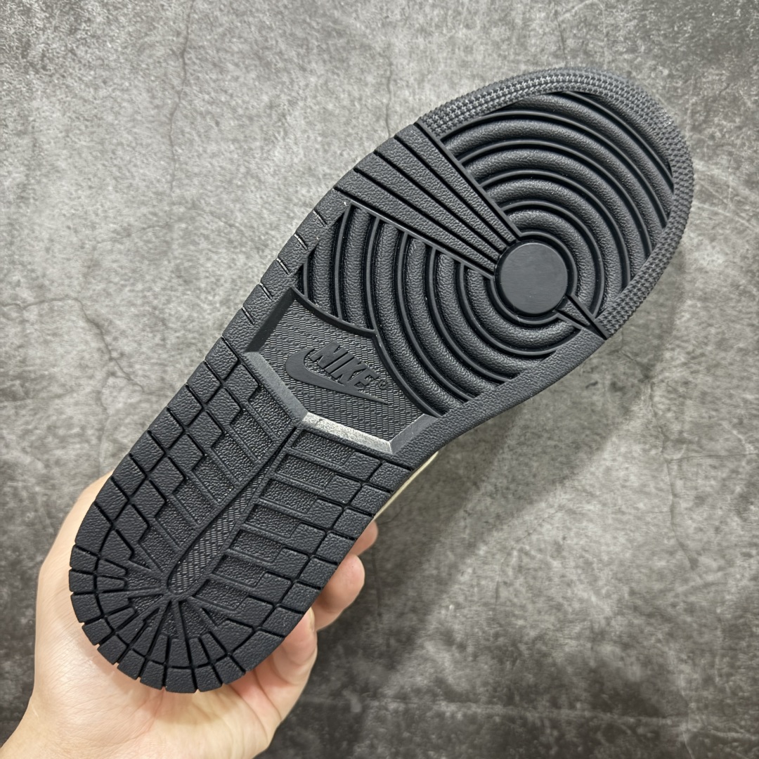 图片[9]-【K版】Air Jordan AJ1 Low 低帮米棕黑金IH0649-021 全新流水线出品 DT版本唯一平替选择 市场第二梯队最强版 全部原鞋开发 原楦原纸板开发 全鞋电脑针车 原厂内置全掌气垫 原盒内在原标 唯一Zp原版鞋带绑法 免检产品 全新2022版型 全头层皮料 完美零毛边处理 原厂配置全掌气垫 价格定位良心 几十个配色陆续出货 尺码：36 36.5 37.5 38 38.5 39 40 40.5 41 42 42.5 43 44 44.5 45 46-选品中心