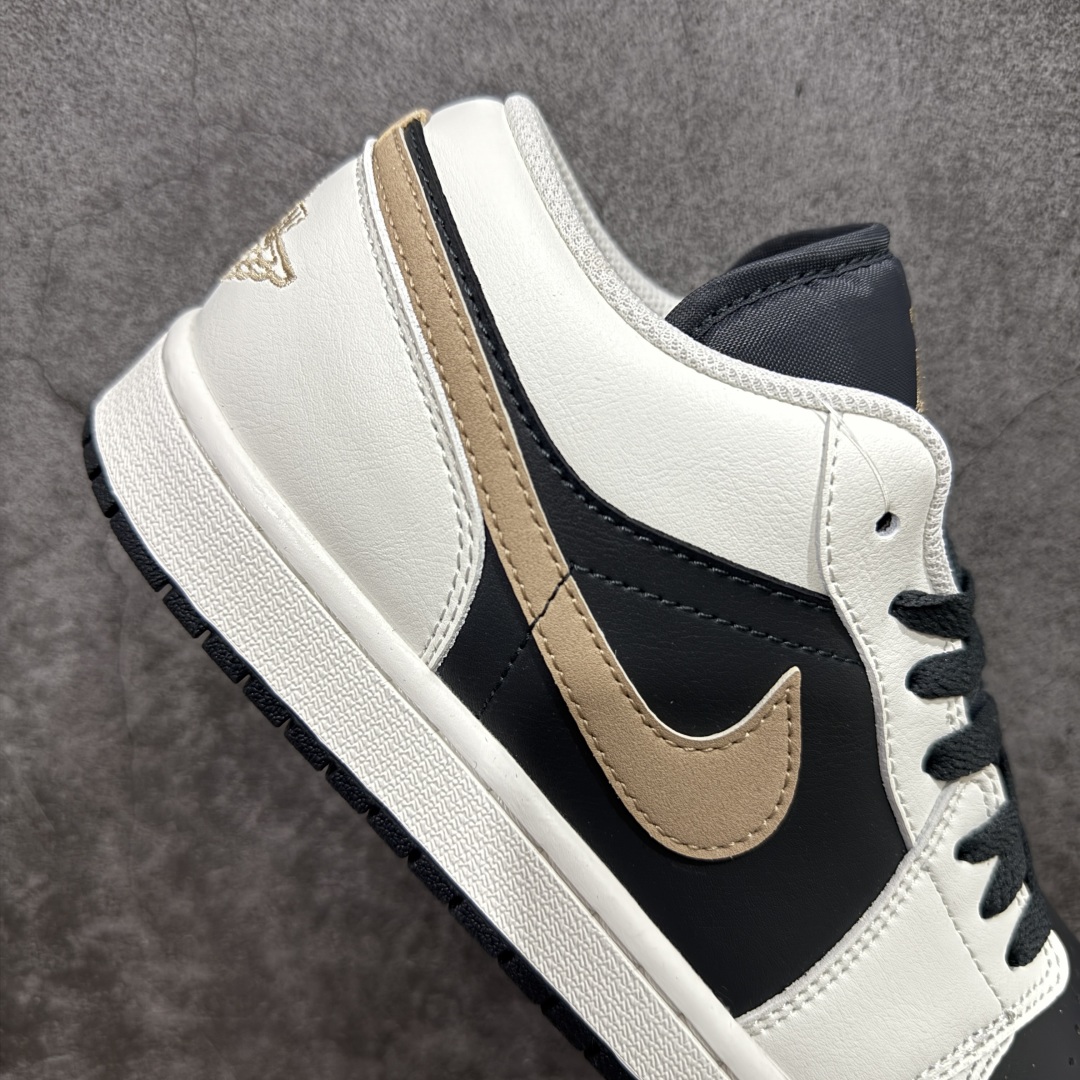 图片[7]-【K版】Air Jordan AJ1 Low 低帮米棕黑金IH0649-021 全新流水线出品 DT版本唯一平替选择 市场第二梯队最强版 全部原鞋开发 原楦原纸板开发 全鞋电脑针车 原厂内置全掌气垫 原盒内在原标 唯一Zp原版鞋带绑法 免检产品 全新2022版型 全头层皮料 完美零毛边处理 原厂配置全掌气垫 价格定位良心 几十个配色陆续出货 尺码：36 36.5 37.5 38 38.5 39 40 40.5 41 42 42.5 43 44 44.5 45 46-选品中心