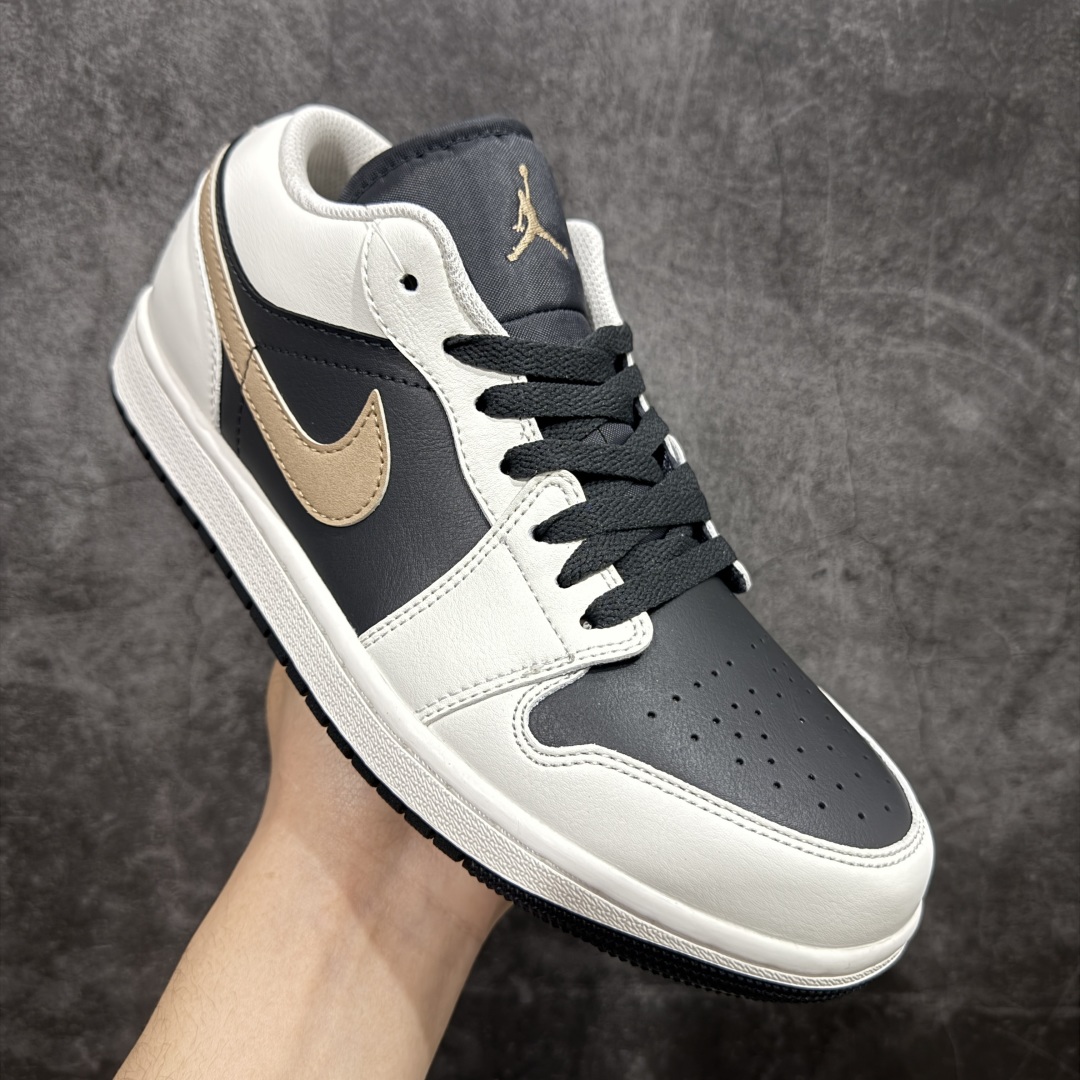 图片[3]-【K版】Air Jordan AJ1 Low 低帮米棕黑金IH0649-021 全新流水线出品 DT版本唯一平替选择 市场第二梯队最强版 全部原鞋开发 原楦原纸板开发 全鞋电脑针车 原厂内置全掌气垫 原盒内在原标 唯一Zp原版鞋带绑法 免检产品 全新2022版型 全头层皮料 完美零毛边处理 原厂配置全掌气垫 价格定位良心 几十个配色陆续出货 尺码：36 36.5 37.5 38 38.5 39 40 40.5 41 42 42.5 43 44 44.5 45 46-选品中心