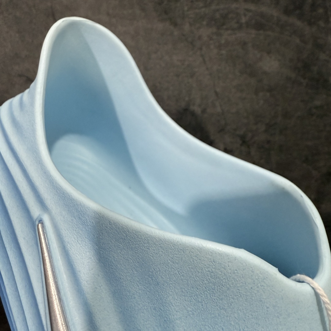 图片[5]-【纯原版】NK Reactx Rejuven 8 新款夏季沙滩凉鞋拖鞋洞洞鞋 HV5060-103 正确组合底 超高清洁度 完美版型 区别市面通货 采用质感柔软且出众回弹的 ReactX泡绵，发泡组合大底 脚感十分舒适，缔造非凡舒适的日常穿着体验，助你保持活力。  尺码：36 36.5 37.5 38 38.5 39 40 40.5 41 42 42.5 43 44 44.5 45-选品中心