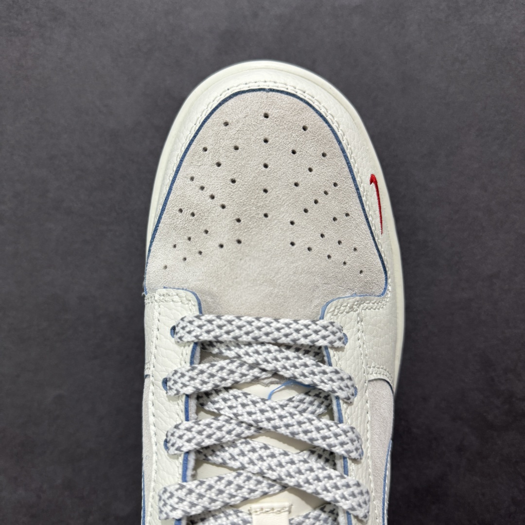  
【定制版】Nike SB Dunk Low 联名三勾 奶白蓝底配色 周年高端定制 低帮休闲板鞋 SC