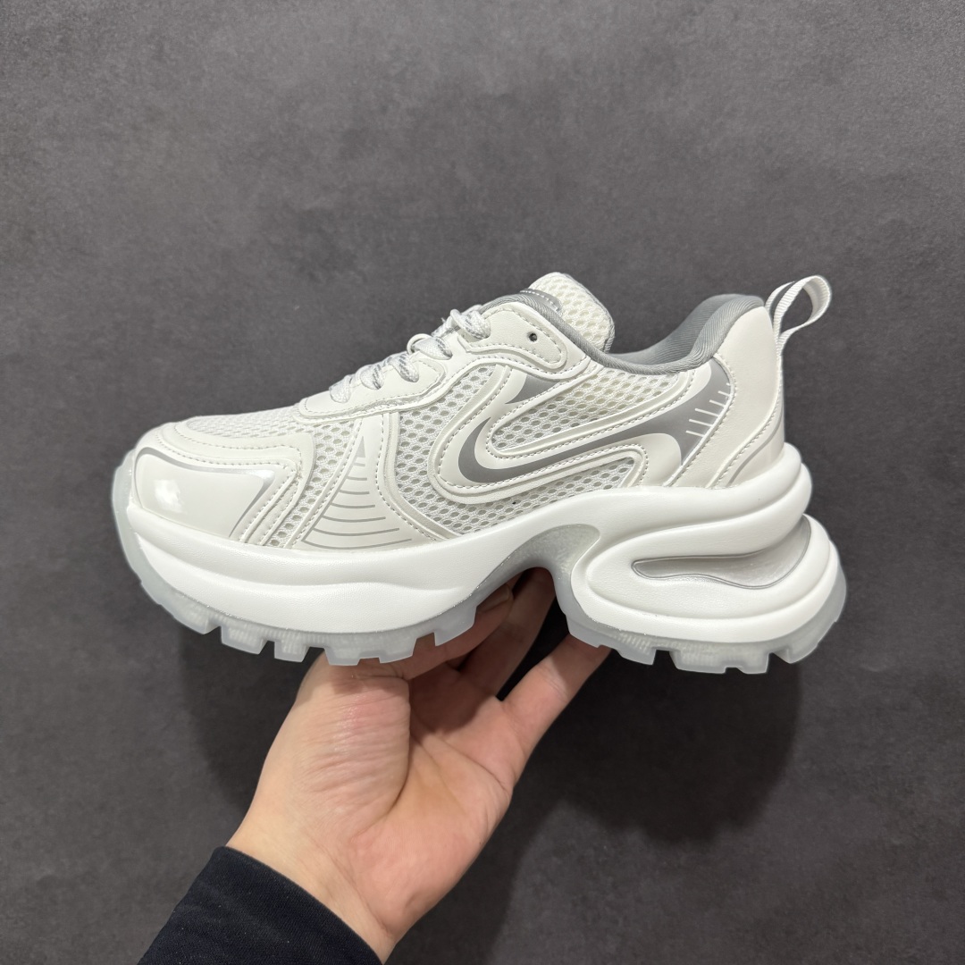 图片[2]-【公司级】GG-CC 2025赵露思同款果冻底休闲运动厚底增高老爹鞋 #广东大厂出品 原版正确大底 全新工艺升级 全套包装 配件齐全 区别市面所有版本 时髦look轻松定格 不费力展现率性氛围 高档银盒 3M反光酷帅机能风不规则设计+7cm增高厚底 大长腿既视感轻松拿捏 GGcc厚底增高简直就是小个子的快乐! 不管怎么搭都敲好看~ 尺码： 35 36 37 38 39 40-选品中心