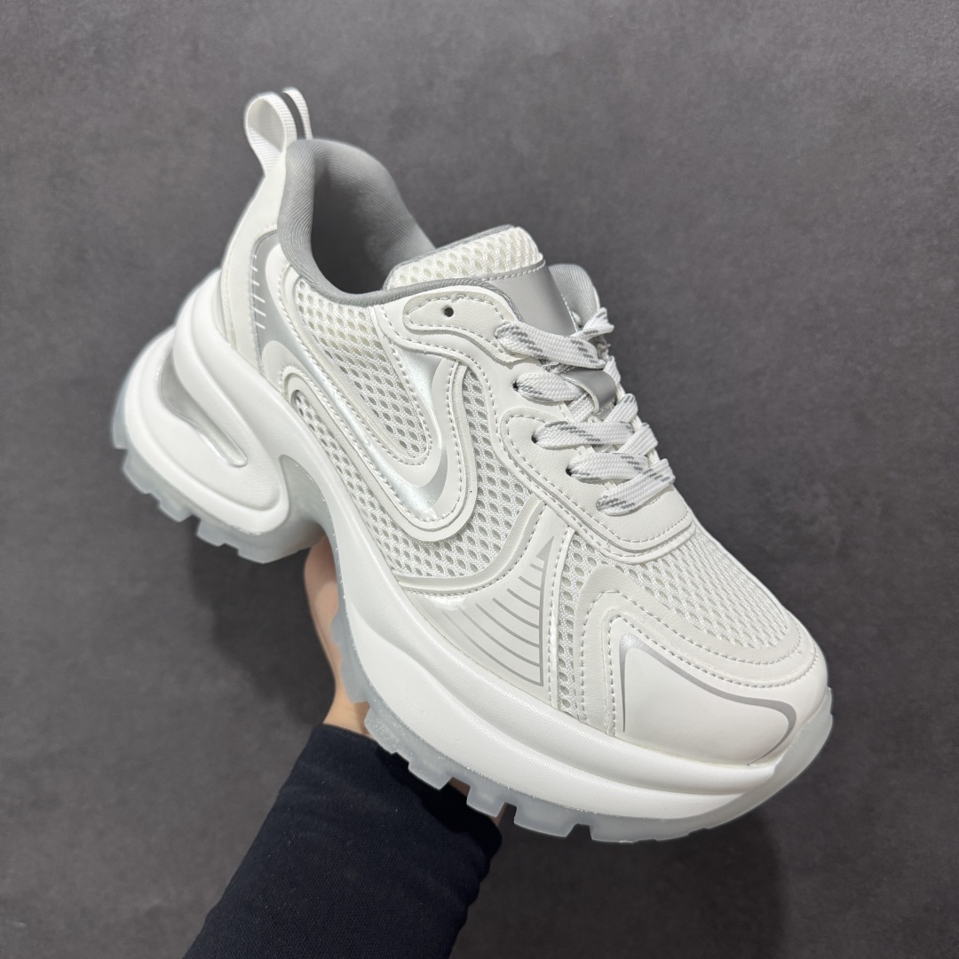 图片[3]-【公司级】GG-CC 2025赵露思同款果冻底休闲运动厚底增高老爹鞋 #广东大厂出品 原版正确大底 全新工艺升级 全套包装 配件齐全 区别市面所有版本 时髦look轻松定格 不费力展现率性氛围 高档银盒 3M反光酷帅机能风不规则设计+7cm增高厚底 大长腿既视感轻松拿捏 GGcc厚底增高简直就是小个子的快乐! 不管怎么搭都敲好看~ 尺码： 35 36 37 38 39 40-选品中心