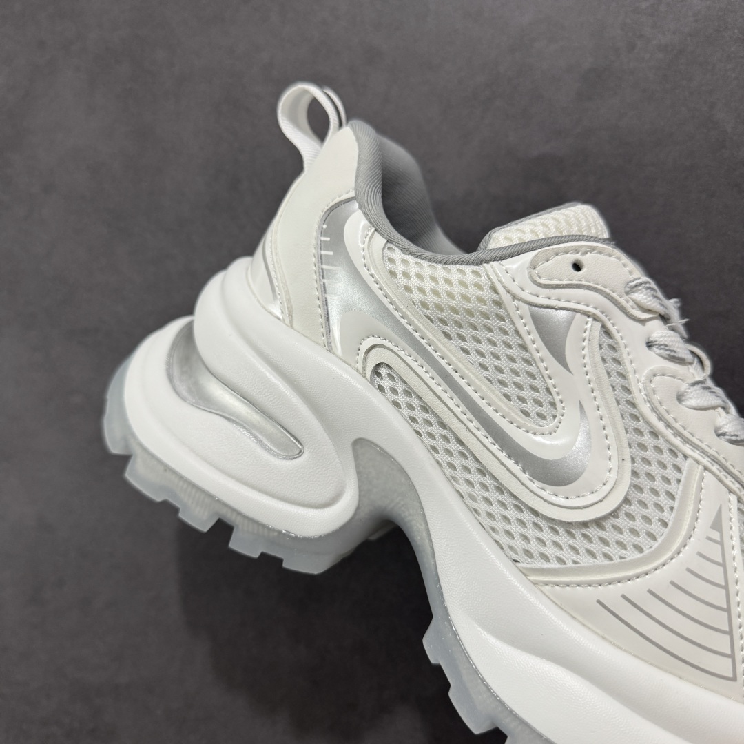 图片[6]-【公司级】GG-CC 2025赵露思同款果冻底休闲运动厚底增高老爹鞋 #广东大厂出品 原版正确大底 全新工艺升级 全套包装 配件齐全 区别市面所有版本 时髦look轻松定格 不费力展现率性氛围 高档银盒 3M反光酷帅机能风不规则设计+7cm增高厚底 大长腿既视感轻松拿捏 GGcc厚底增高简直就是小个子的快乐! 不管怎么搭都敲好看~ 尺码： 35 36 37 38 39 40-选品中心