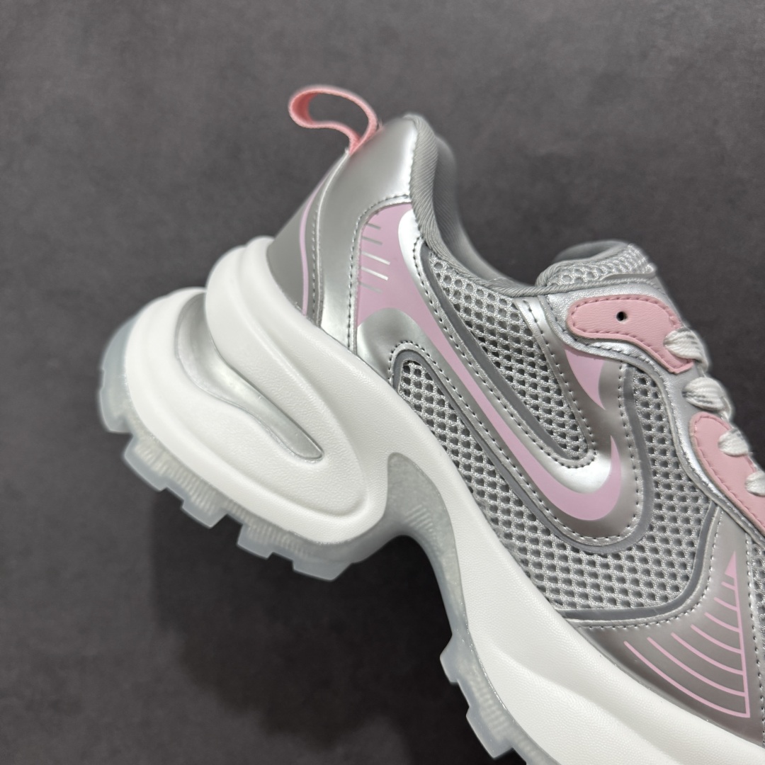 图片[6]-【公司级】GG-CC 2025赵露思同款果冻底休闲运动厚底增高老爹鞋 #广东大厂出品 原版正确大底 全新工艺升级 全套包装 配件齐全 区别市面所有版本 时髦look轻松定格 不费力展现率性氛围 高档银盒 3M反光酷帅机能风不规则设计+7cm增高厚底 大长腿既视感轻松拿捏 GGcc厚底增高简直就是小个子的快乐! 不管怎么搭都敲好看~ 尺码： 35 36 37 38 39 40-选品中心