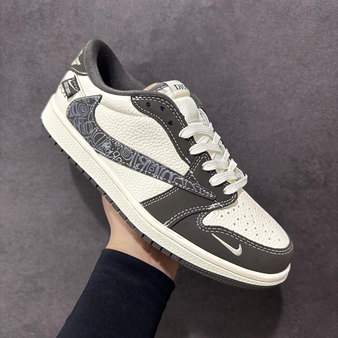 定制版Travis Scott x Fragment Design x Air Jordan 1 Low SP AJ1 迪奥联名 米灰字母勾 低帮文化休闲板鞋 XS2024-039