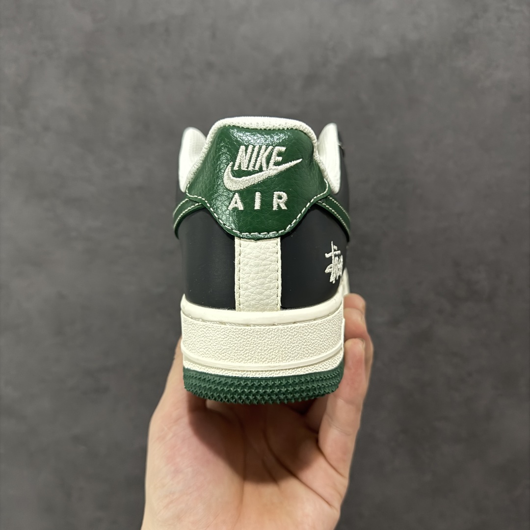 定制版海外限量发售NIke Air Force 1 '07 Low “斯图西联名——黑绿勾英文”空军一号 低帮 XS1958-572