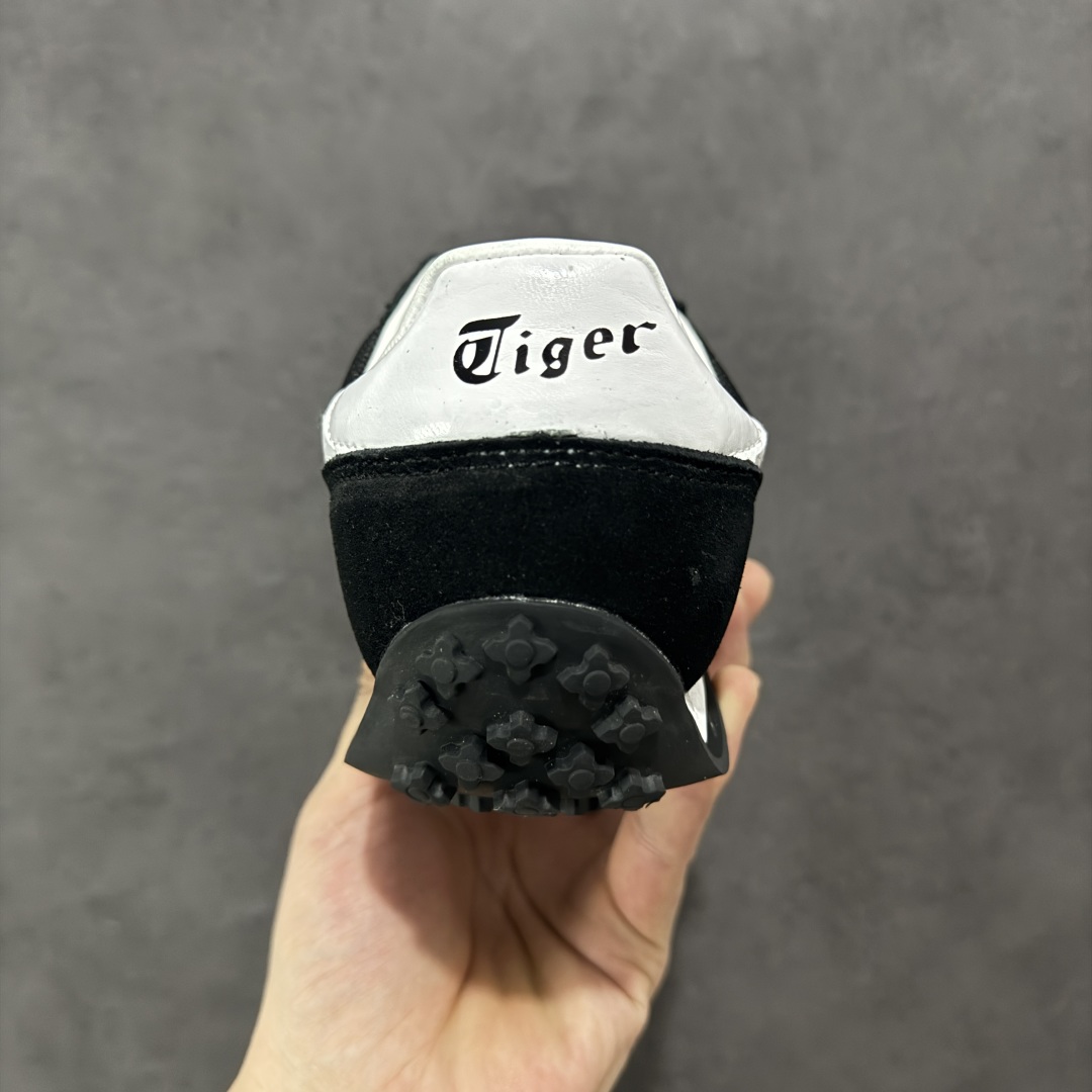 图片[4]-【公司级】Onitsuka Tiger鬼塚虎/鬼冢虎阿甘鞋EDR 78™休闲鞋78系列 中性休闲运动鞋 复古风的日常百搭神器它的设计灵感来源于经典跑步鞋，简约又不失时尚感。经典配色让整双鞋看起来特别温暖，搭配牛仔裤或者休闲裤都非常合适。鞋身采用优质材料制成，穿着起来轻便又舒适，长时间走路也不会觉得累。这双鞋的设计细节也很用心，鞋底纹路清晰，抓地力强，适合各种场合。无论是日常通勤还是周末出游，它都能成为你的最佳拍档。 尺码： 36-45 含半码 编码： FS220240-选品中心