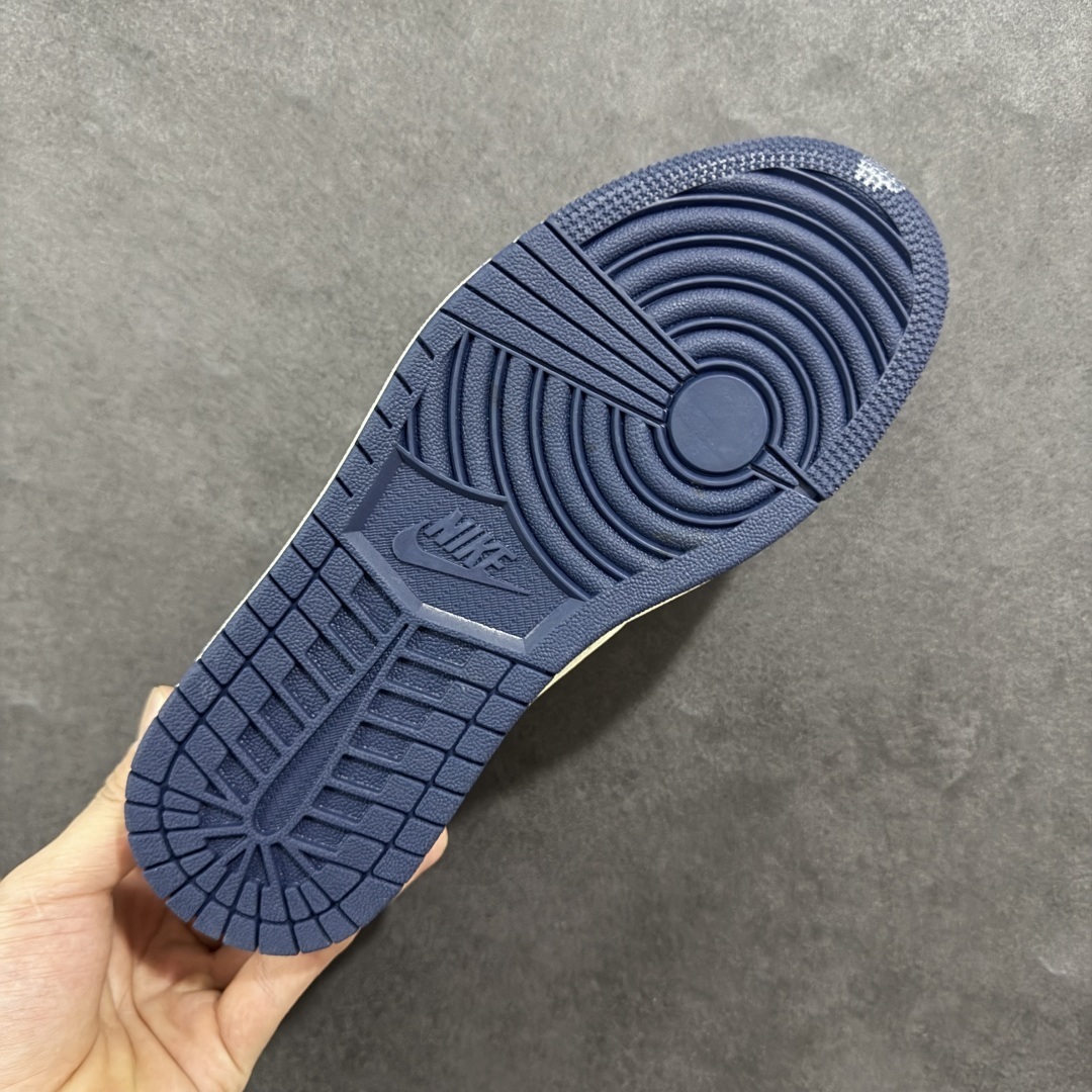 【定制版】Travis Scott x Nike Air Jordan 1 Low x Burbrr
