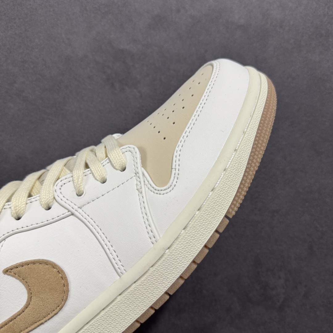 图片[5]-【K版】Air Jordan AJ1 Low 低帮米黄 IB8855-121 全新流水线出品 DT版本唯一平替选择 市场第二梯队最强版 全部原鞋开发 原楦原纸板开发 全鞋电脑针车 原厂内置全掌气垫 原盒内在原标 唯一Zp原版鞋带绑法 免检产品 全新2022版型 全头层皮料 完美零毛边处理 原厂配置全掌气垫 价格定位良心 几十个配色陆续出货 尺码：36 36.5 37.5 38 38.5 39 40 40.5 41 42 42.5 43 44 44.5 45 46-选品中心