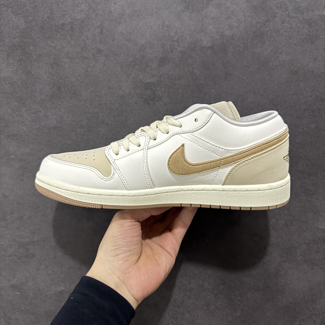 图片[2]-【K版】Air Jordan AJ1 Low 低帮米黄 IB8855-121 全新流水线出品 DT版本唯一平替选择 市场第二梯队最强版 全部原鞋开发 原楦原纸板开发 全鞋电脑针车 原厂内置全掌气垫 原盒内在原标 唯一Zp原版鞋带绑法 免检产品 全新2022版型 全头层皮料 完美零毛边处理 原厂配置全掌气垫 价格定位良心 几十个配色陆续出货 尺码：36 36.5 37.5 38 38.5 39 40 40.5 41 42 42.5 43 44 44.5 45 46-选品中心