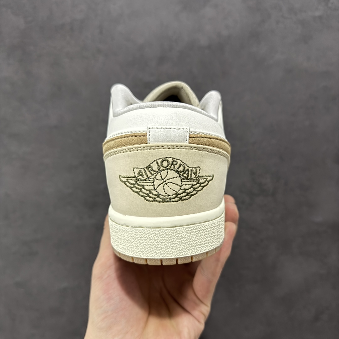 图片[4]-【K版】Air Jordan AJ1 Low 低帮米黄 IB8855-121 全新流水线出品 DT版本唯一平替选择 市场第二梯队最强版 全部原鞋开发 原楦原纸板开发 全鞋电脑针车 原厂内置全掌气垫 原盒内在原标 唯一Zp原版鞋带绑法 免检产品 全新2022版型 全头层皮料 完美零毛边处理 原厂配置全掌气垫 价格定位良心 几十个配色陆续出货 尺码：36 36.5 37.5 38 38.5 39 40 40.5 41 42 42.5 43 44 44.5 45 46-选品中心