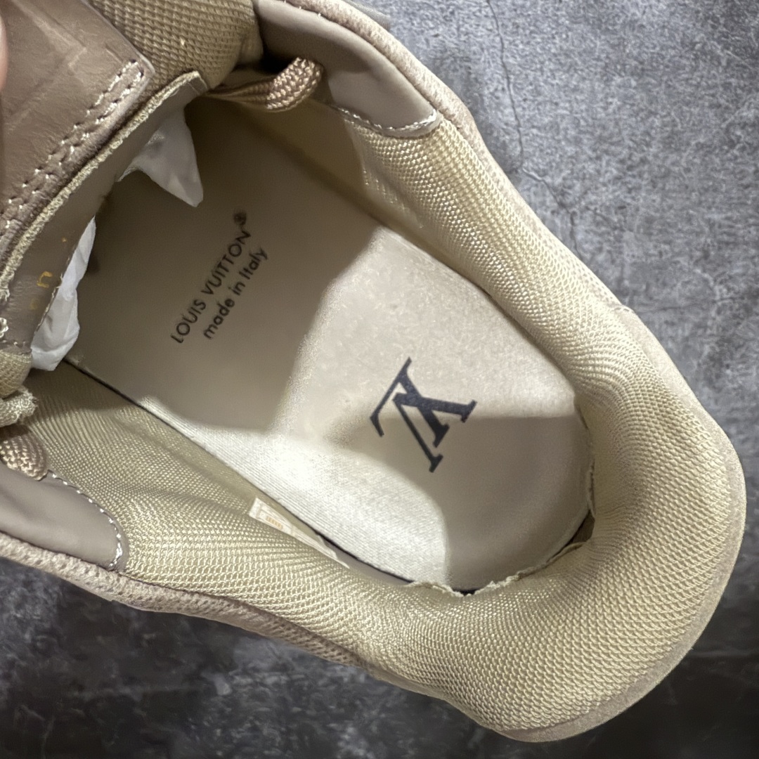 图片[8]-【海淘代购升级版】 现货当天可取 LV Trainer系列高奢运动鞋 灰色大棋盘格 新款芯片顶级 潮人必备单品 同步ZP官网空胶工艺 鞋舌、挂饰均镶嵌NFC芯片感应装置 正确胶片断点式设计 中底正确还原原版油印字母比例 1：1原楦格板、楦头、刀磨全新升级！ 独家订制顶级压纹麂皮 原版开模TPU大底 质感原版一致 垫脚聚米微料加透气英伦网布 披靡市场任何版本！细节完美呈现！ 代购指定版本 全新升级最新双盒包装 扫码秒进官网！ 全套包装配件同比原版 尺码： 38-46-选品中心