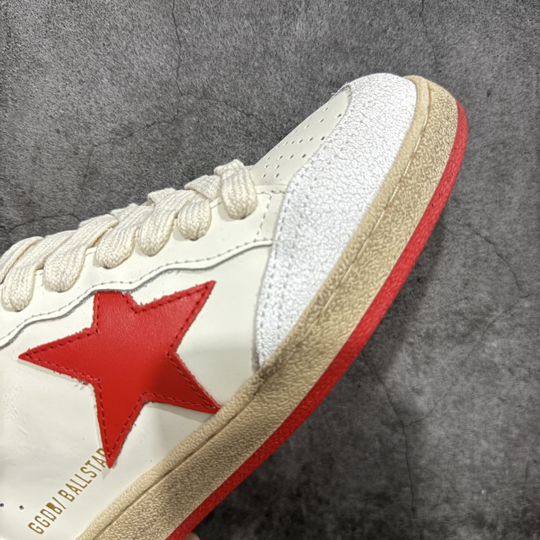 图片[6]-【莞产礼盒纯原】Golden Goose Super-Star GGDB 小脏鞋休闲时尚板鞋 设计有一种不修边幅的酷感 特意做旧彰显自由随性 百搭无挑剔 订制高端柔软皮革 纯手工制作压印Logo 手工刷洗上色打蜡 确保每一双鞋子的独一无二不管是版型还是材料和质感都已经大幅度的超越同市场其它版本 Super-Star运动鞋是Golden Goose的常绿植物 由于使用了创新的材料和饰面 它在每个季节都伴随着其系列 这款牛皮皮革模型的鞋跟饰有黑色皮革鞋跟 绒面革GGDB星星和金属宇样 标志性的复古外观 尺码：35/40-选品中心