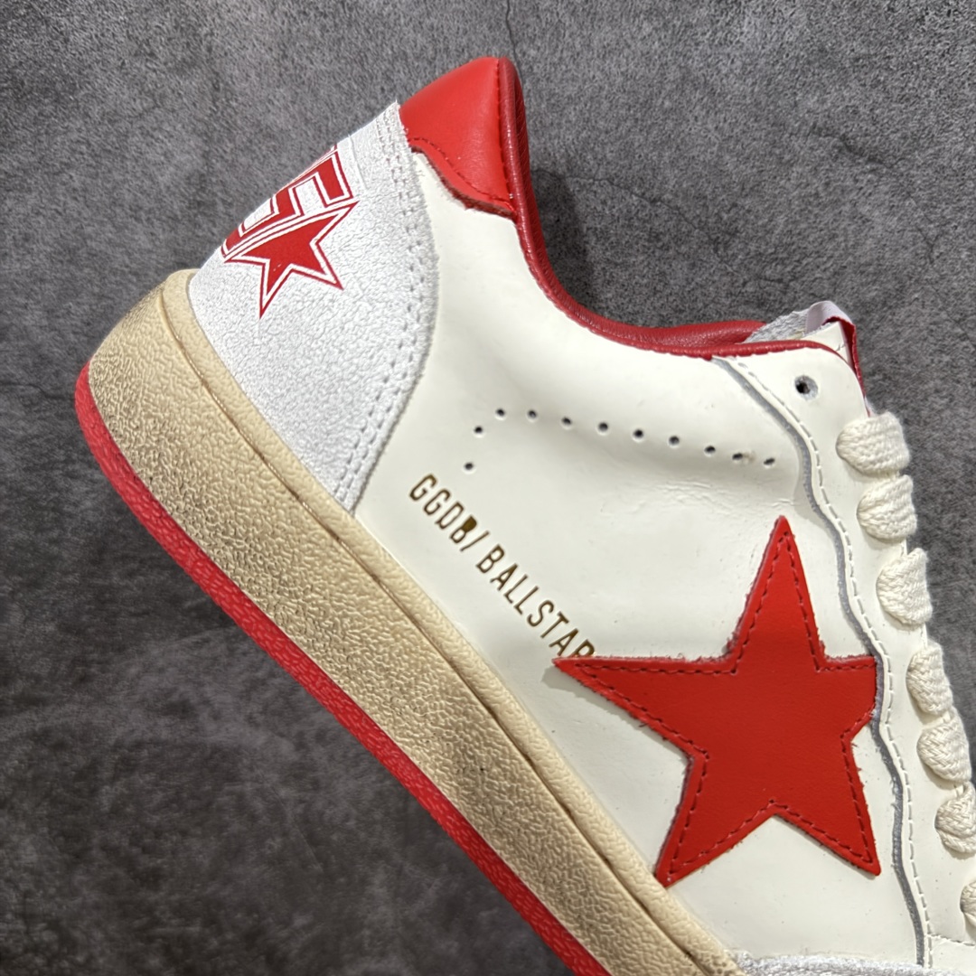 图片[7]-【莞产礼盒纯原】Golden Goose Super-Star GGDB 小脏鞋休闲时尚板鞋 设计有一种不修边幅的酷感 特意做旧彰显自由随性 百搭无挑剔 订制高端柔软皮革 纯手工制作压印Logo 手工刷洗上色打蜡 确保每一双鞋子的独一无二不管是版型还是材料和质感都已经大幅度的超越同市场其它版本 Super-Star运动鞋是Golden Goose的常绿植物 由于使用了创新的材料和饰面 它在每个季节都伴随着其系列 这款牛皮皮革模型的鞋跟饰有黑色皮革鞋跟 绒面革GGDB星星和金属宇样 标志性的复古外观 尺码：35/40-选品中心