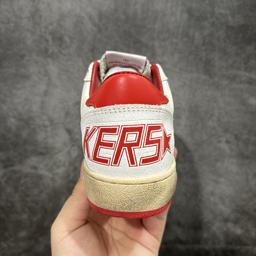 图片[4]-【莞产礼盒纯原】Golden Goose Super-Star GGDB 小脏鞋休闲时尚板鞋 设计有一种不修边幅的酷感 特意做旧彰显自由随性 百搭无挑剔 订制高端柔软皮革 纯手工制作压印Logo 手工刷洗上色打蜡 确保每一双鞋子的独一无二不管是版型还是材料和质感都已经大幅度的超越同市场其它版本 Super-Star运动鞋是Golden Goose的常绿植物 由于使用了创新的材料和饰面 它在每个季节都伴随着其系列 这款牛皮皮革模型的鞋跟饰有黑色皮革鞋跟 绒面革GGDB星星和金属宇样 标志性的复古外观 尺码：35/40-选品中心