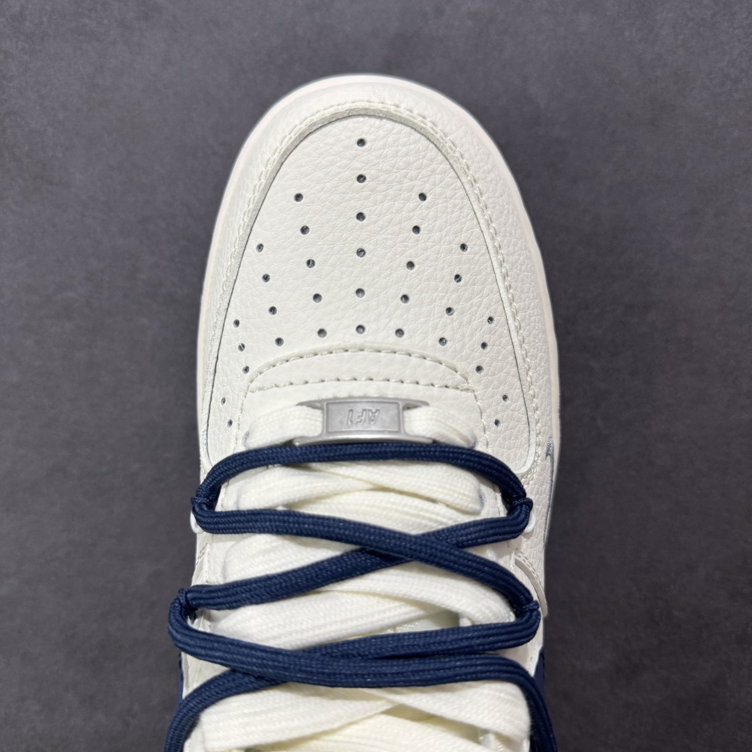  
【定制版】海外限量发售NIke Air Force 1 '07 Low “Supreme联名——双拼