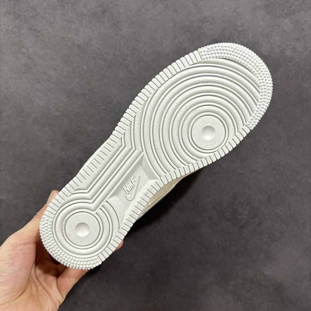  
【定制版】海外限量发售NIke Air Force 1 '07 Low “LV联名——灰牛仔勾”空军